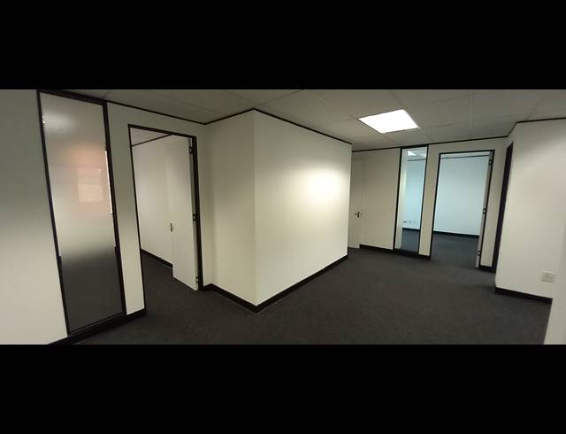 210M² OFFICE TO LET IN BRYANSTON